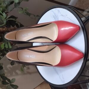 Nine West Ombré Heels. Front is Red, Fades to Black in Back